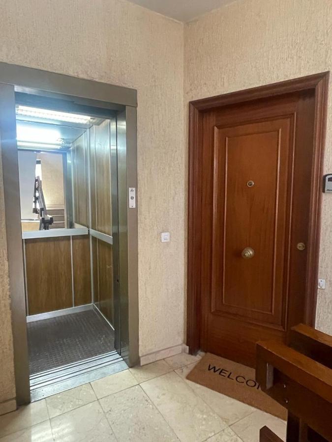 Apartamentos Gyc Vistas A Santo Domingo เลออน ภายนอก รูปภาพ